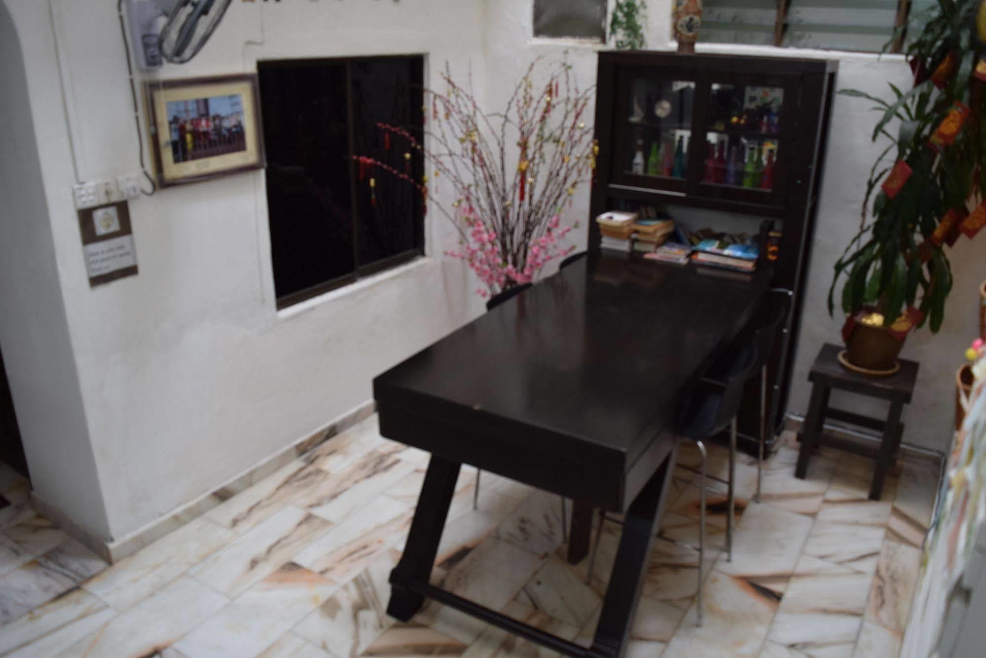 Casa Blanca Guest House Malacca Exterior photo