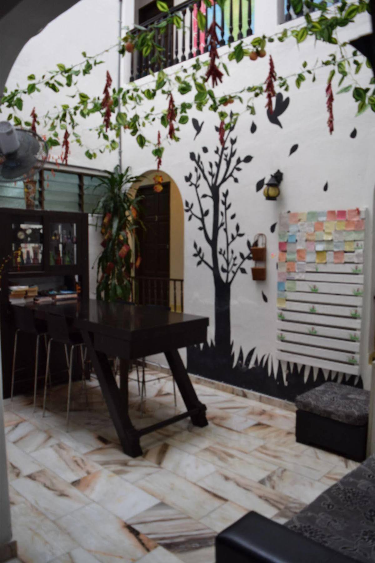 Casa Blanca Guest House Malacca Exterior photo