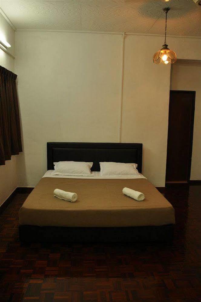 Casa Blanca Guest House Malacca Exterior photo